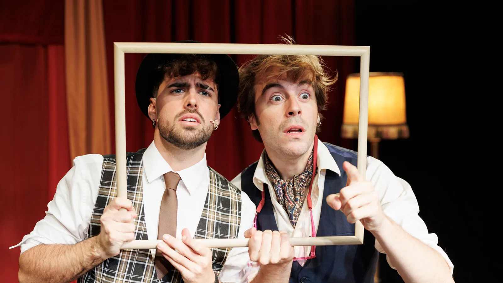 Asesinato para dos, musical con dos actores y un piano, en el Teatro Principal el 13 de diciembre