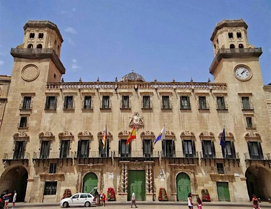 Ruta guiada por los edificios emblemáticos de Alicante el 9 dic